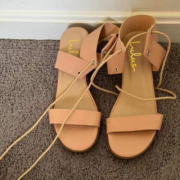 Lulu’s sandals - Picture 2 of 3